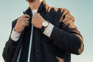 A fehér ing újragondolva – kreatív outfitek alapdarabbal