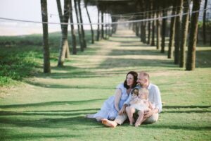 A szülővé válás egy olyan életszakasz, amely számos kihívással és feladattal jár. Ahhoz, hogy a szülői teendőket sikeresen el tudjuk látni, elengedhetetlen, hogy előre megtervezzük és megszervezzük a mindennapjainkat. Ebben nyújt segítséget egy praktikus szülői to-do lista, amely átfogja a legfontosabb teendőket a babavárástól egészen az óvodakezdésig.